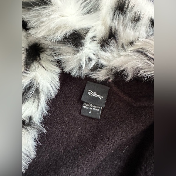 Torrid x Disney Villains Cruella De Vil Black Faux Fur Self-Tie Cardigan 3X EUC - Picture 7 of 8